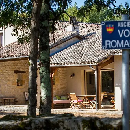 Casa de Férias Au Couchant à - Piscine - Jardin - 3 - 8 Personnes - 5 Minutes Du Village Médiéval