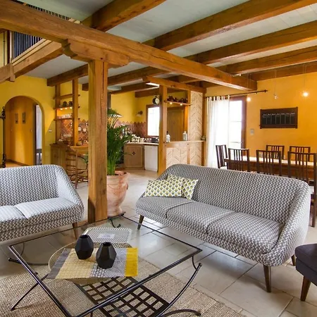 Au Couchant à - Piscine - Jardin - 3 - 8 Personnes - 5 Minutes Du Village Médiéval Casa de Férias