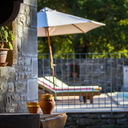 Du Levant Au Couchant - 2 Mitoyens A - Piscine - Jardin - 5 - 12 Personnes - 5 Minutes Du Village Medieval Nyaraló