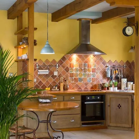 Casa de Férias Au Couchant à - Piscine - Jardin - 3 - 8 Personnes - 5 Minutes Du Village Médiéval Caylus