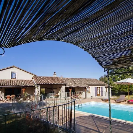 Casa de Férias Au Couchant à - Piscine - Jardin - 3 - 8 Personnes - 5 Minutes Du Village Médiéval *