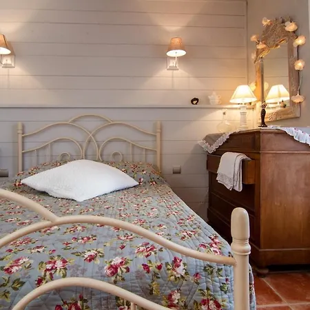 Au Couchant à - Piscine - Jardin - 3 - 8 Personnes - 5 Minutes Du Village Médiéval Casa de Férias
