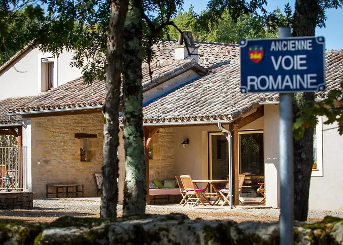 Hébergement de vacances Du Levant Au Couchant - 2 Mitoyens à - Piscine - Jardin - 5 - 12 Personnes - 5 Minutes Du Village Médiéval