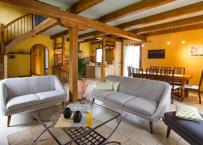 Du Levant Au Couchant - 2 Mitoyens à - Piscine - Jardin - 5 - 12 Personnes - 5 Minutes Du Village Médiéval Hébergement de vacances