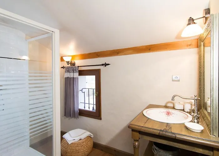 Du Levant Au Couchant - 2 Mitoyens à - Piscine - Jardin - 5 - 12 Personnes - 5 Minutes Du Village Médiéval Hébergement de vacances Caylus